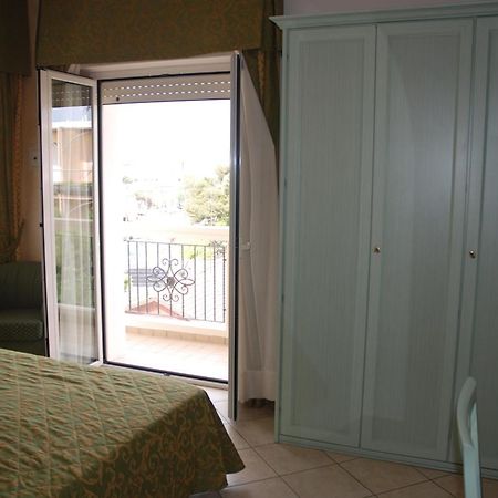 Hotel Residence Veliero Riccione Kültér fotó