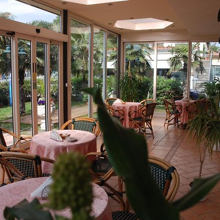 Hotel Residence Veliero Riccione Kültér fotó