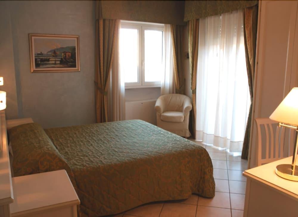 Hotel Residence Veliero Riccione Kültér fotó