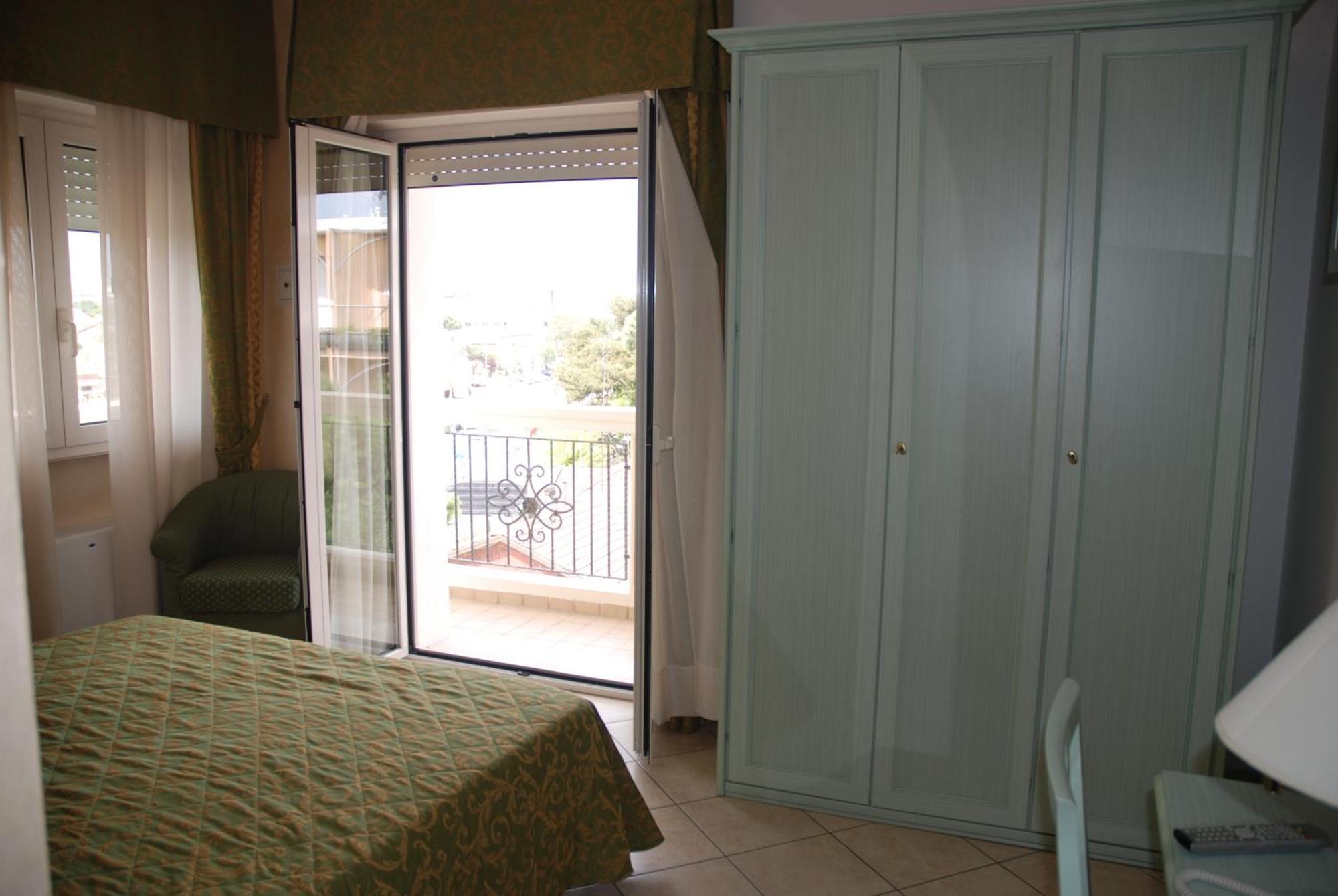 Hotel Residence Veliero Riccione Kültér fotó